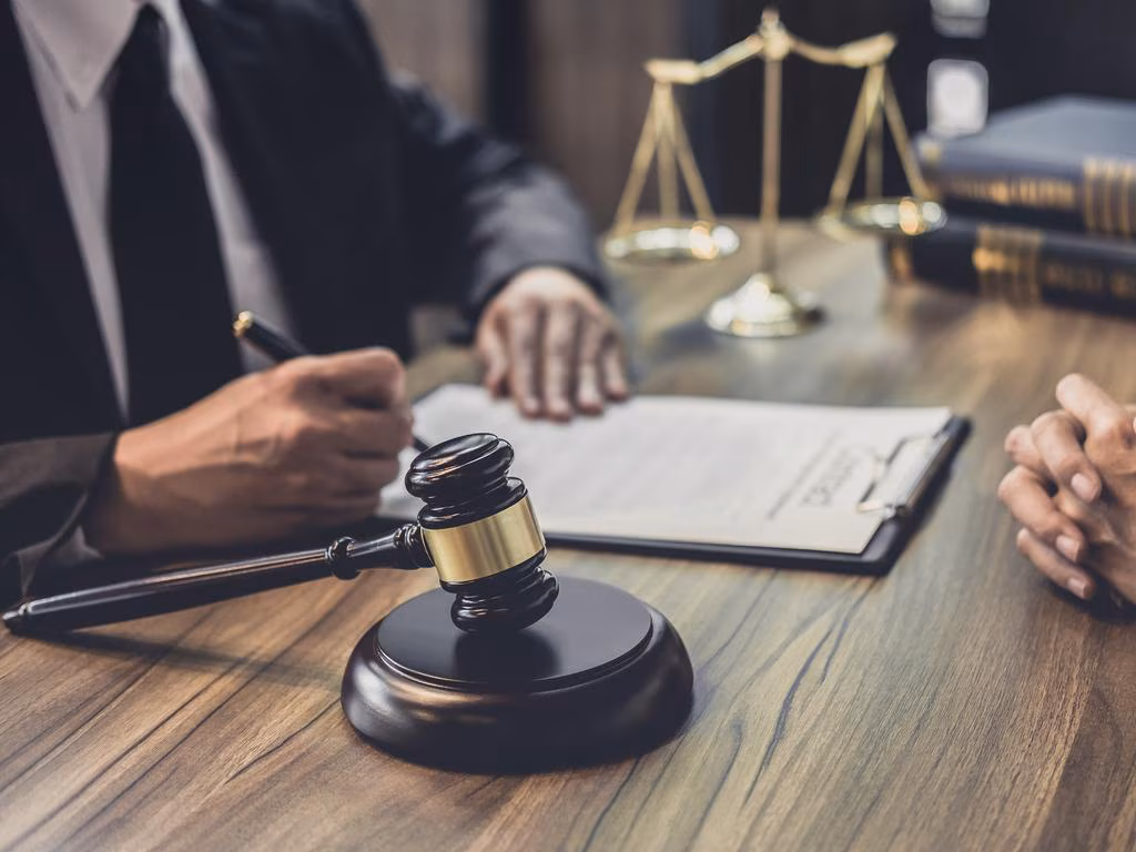 How Do Commercial Lawyers in Newcastle Resolve Partnership Disputes Without Court?